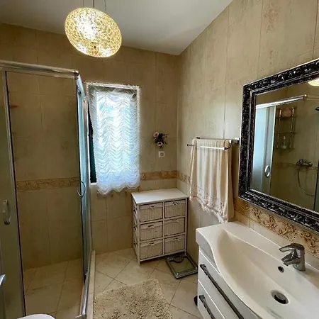 Deluxe Lastva Apartment